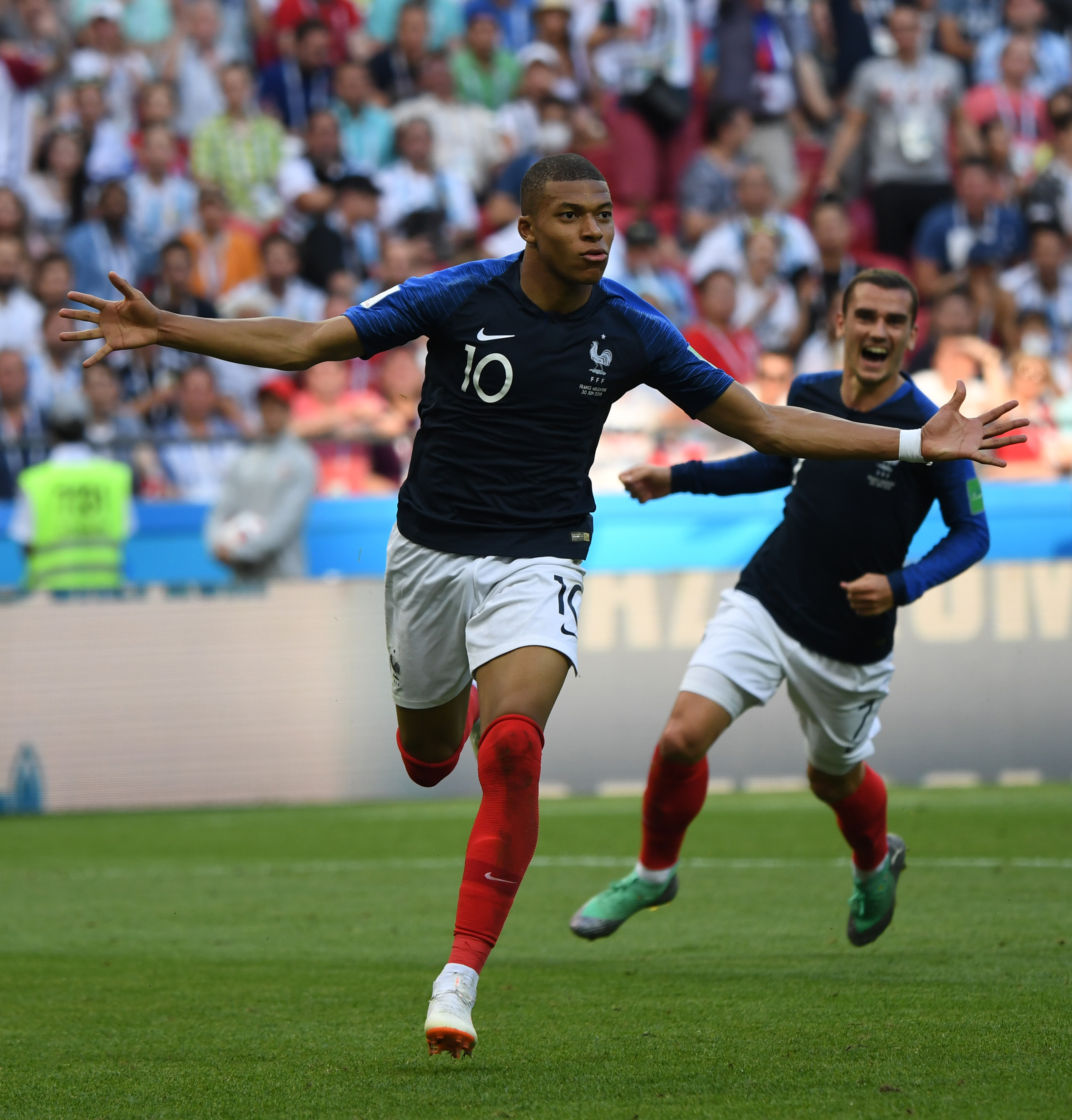 阿斯顿维拉 vs. 阿森纳：乌奈·埃梅里能再次智胜米克尔·阿尔特塔吗？（维拉迎战阿森纳：埃梅里能否再度压制阿尔特塔？）