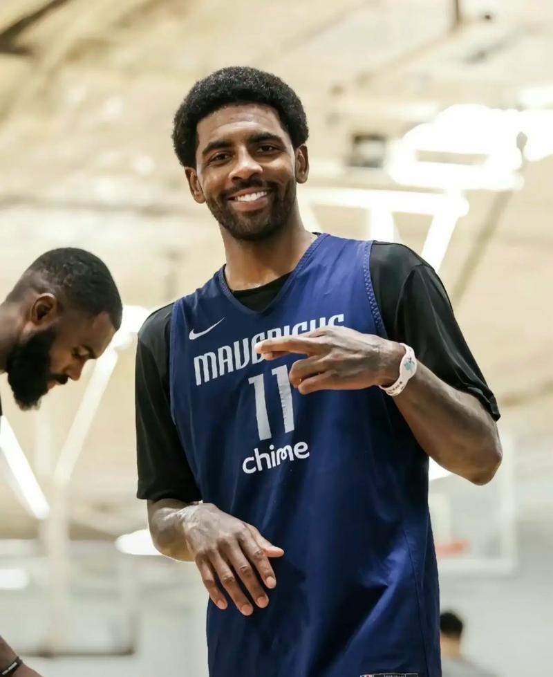 世俱杯末轮形势：2组或陷连环套 谨防对攻做局（世俱杯末轮前瞻：两组或陷连环博弈，警惕对攻诱局）