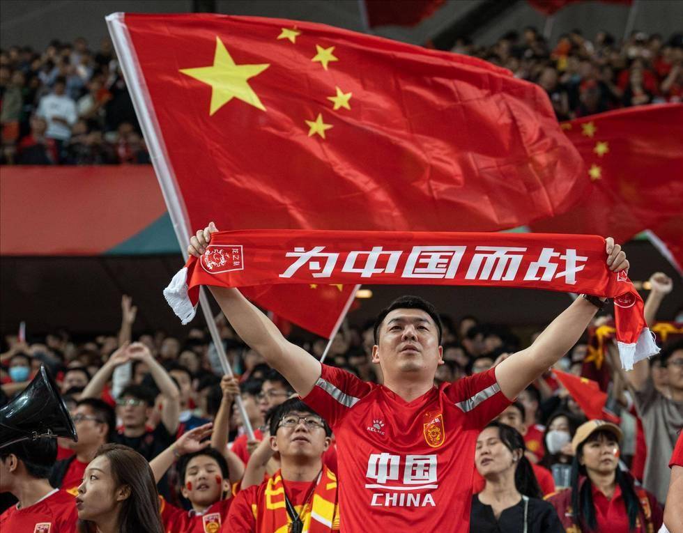 斯普利特：罗威在防守端展现了很强的多样性，他对我们很重要（斯普利特：罗威防守端多面能，是我们不可或缺的一员）