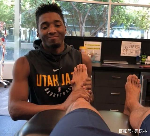 铁树开花！萨内国家队第二次双响，上次要追溯到21年11月（久违的爆发！萨内国家队再度梅开二度，上一次还在2021年11月）