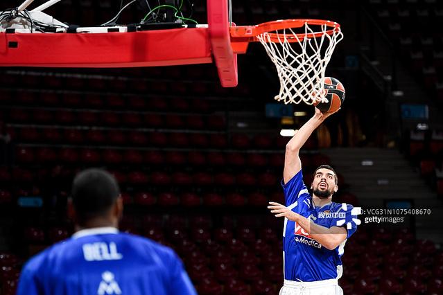 球迷：这球假得我都信了（球迷吐槽：这球假到离谱，我竟然信了）