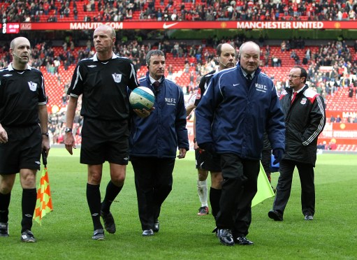 足球曼城豪取八连胜，瓜帅怒赞全队发挥完美（曼城豪取八连胜，瓜迪奥拉盛赞球队表现无懈可击）