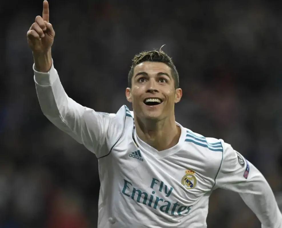 孔帕尼：凯恩和对手的手臂位置几乎一样，这种情况不该判点球（孔帕尼：凯恩与对手手臂位置接近，此类情况不应判点球）