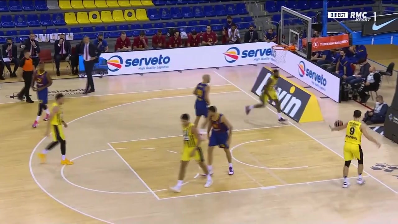 德转评年度最佳左边锋：迪亚斯、KK、拉菲尼亚、维尼修斯入围（德转公布年度最佳左边锋候选：迪亚斯、KK、拉菲尼亚、维尼修斯上榜）