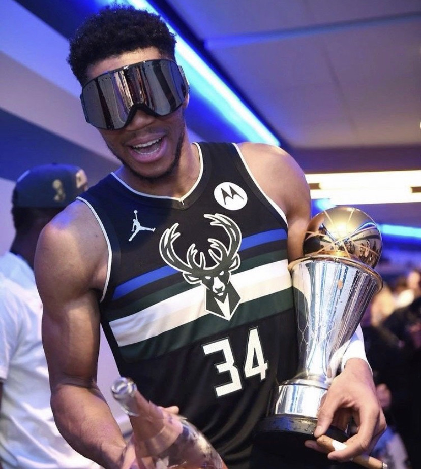 荷媒：一名费耶诺德球场安保欧联资格赛后遇袭，警方依然在调查中（荷媒：费耶诺德主场一名安保员在欧联资格赛后遭袭，警方仍在调查）