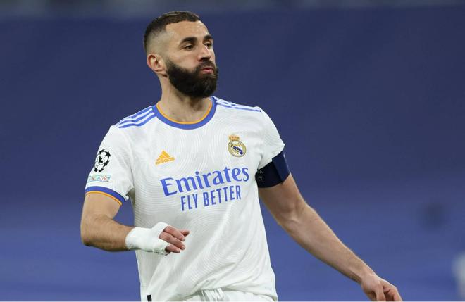 体坛记忆｜为了得到巅峰卡戴珊，詹姆斯哈登付出了多大的代价？（体坛往事｜为追“巅峰版”卡戴珊，詹姆斯哈登究竟付出了多少代价？）