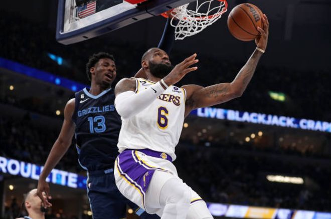 热议成都平广岛：联赛亚冠都蛮硬；租德尔加多需下载反诈app（成都战平广岛引热议：联赛亚冠硬仗不断，德尔加多租借需安装反诈APP）