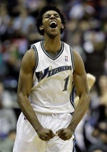 曼联2弃将左右意甲冠军，4500万前锋梅开二度，那不勒斯5连胜登顶（曼联两旧将影响意甲争冠格局，4500万锋霸梅开二度，那不勒斯豪取五连胜登顶榜首）