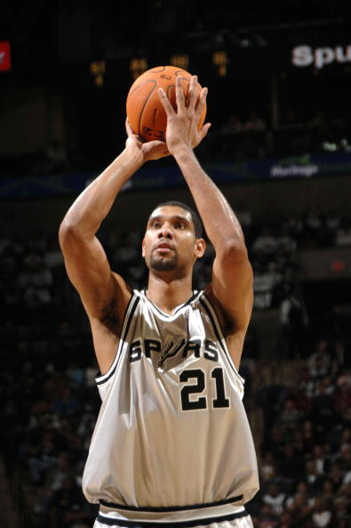 半场逆转11胜领跑联盟！森林狼力克雷霆送其赛季第三败（森林狼半场逆袭拿下第11胜登顶联盟，雷霆遭遇赛季第三败）