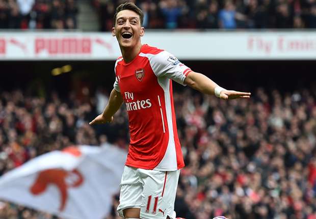 浓眉受伤一幕曝光！库里连拿4分回应弗拉格还拿下第26000分里程碑（浓眉受伤画面曝光，库里连得4分回击弗拉格，生涯总得分突破26000大关）